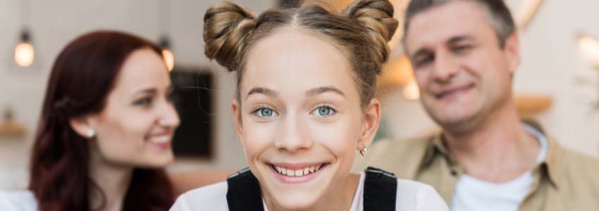 Girl Smiling Parents Background Girl Smiling Parents Background